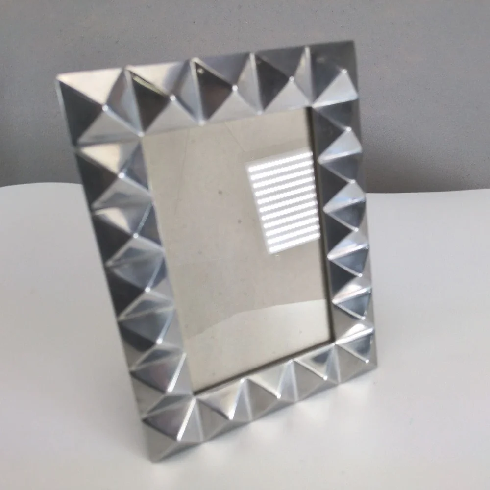 Vintage 90s CBK Frames Unlimited 4x6 Pyramid Stud Silvertone Metal Picture Frame